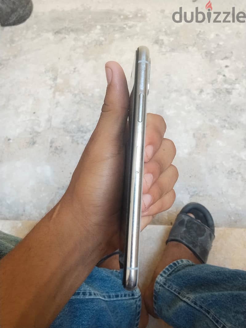 Apple - iPhone X 4