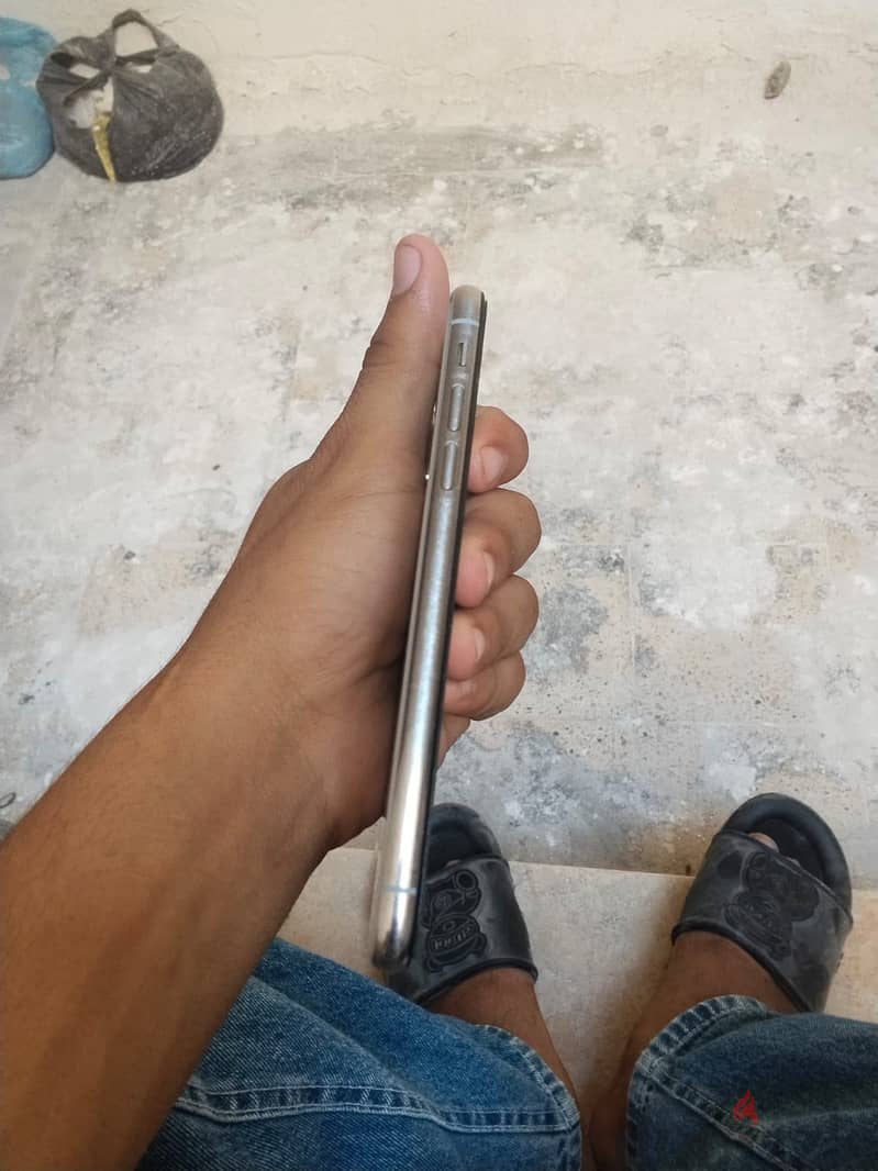 Apple - iPhone X 8