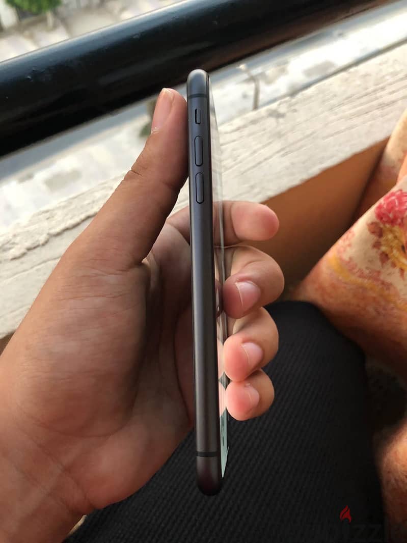 Apple - iPhone 11 2