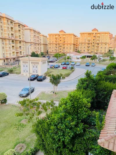 Immediate-delivery unit available in Gardenia City, Nasr City—located in a prime area (Zone 5) on the second floor. Special price offered for a quick