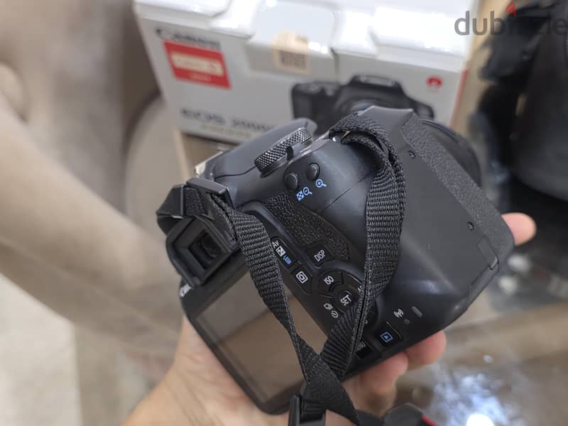Canon 2000 D 4