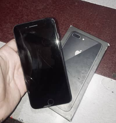 آبل - آيفون 8 بلس
