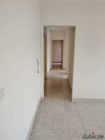 Apartment for rent in Al Rehab 2, 131 sq m | 3 rooms, 5th floor, 2 elevators, finished by a company, steps from the Eastern Market, priced at 22,000