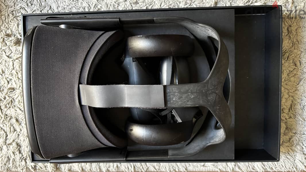 Oculus Quest Full Set (Box, Cable, 2 Controllers) 1
