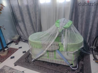 سرير اطفال