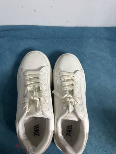 Zara size 43 off whites edition used 1 time