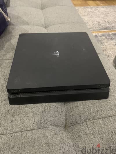 Playstation 4slim/ بلايستيشن ٤ سليم