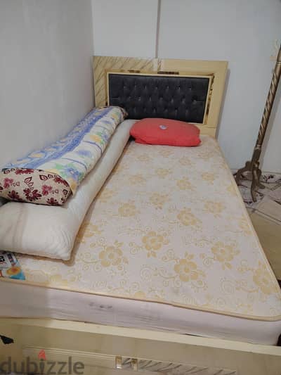 سرير اطفال