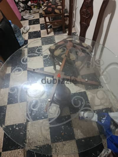 سفره للبيع ٤ كراسي وطربزه زجاج
