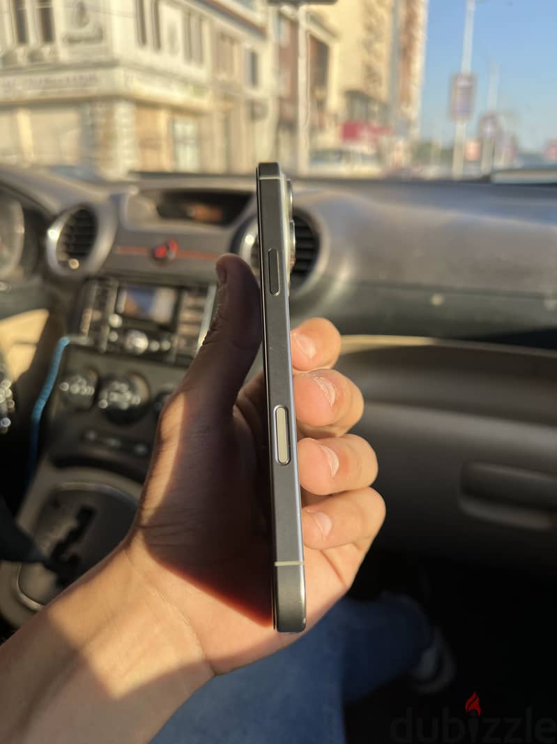 Apple - iPhone 16 Pro Max 4