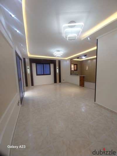 شقه 8عماره من البحر للبيع في العجمي شاطئ النخيل تشطيب التـــــــــــرا لوكس موقع ممتاز جدا شامل الخدمات