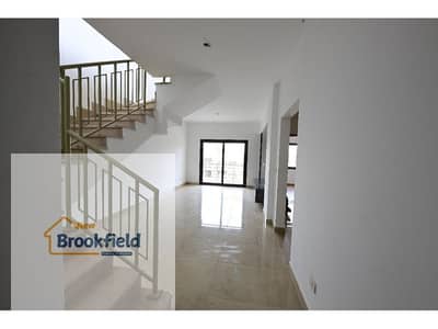 بنتهاوس (Sky Loft) للايجار بالتكييفات فى كمبوند فيفث سكوير المراسم بجوار شارع التسعين ومحور بن زايد Penthouse for Rent in Fifth Square Al Marasem