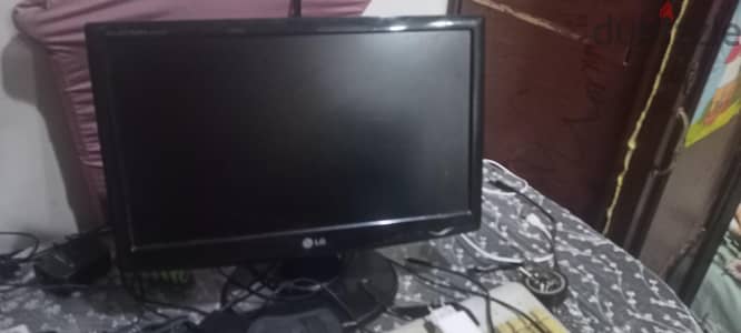 كمبيوتر للبيع استعمال خفيف