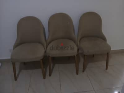 ٣ كراسي سفرة مستعملين بحالة كويسة
