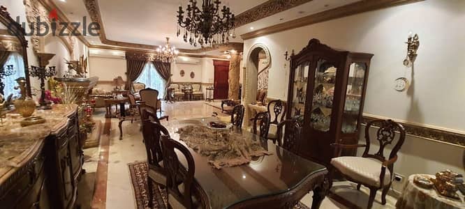 For Sale Middle town house Prime location