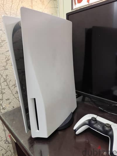 Playstation 5  بملحقاته الأصلية مع لعبتين  (قابل للتفاوض)