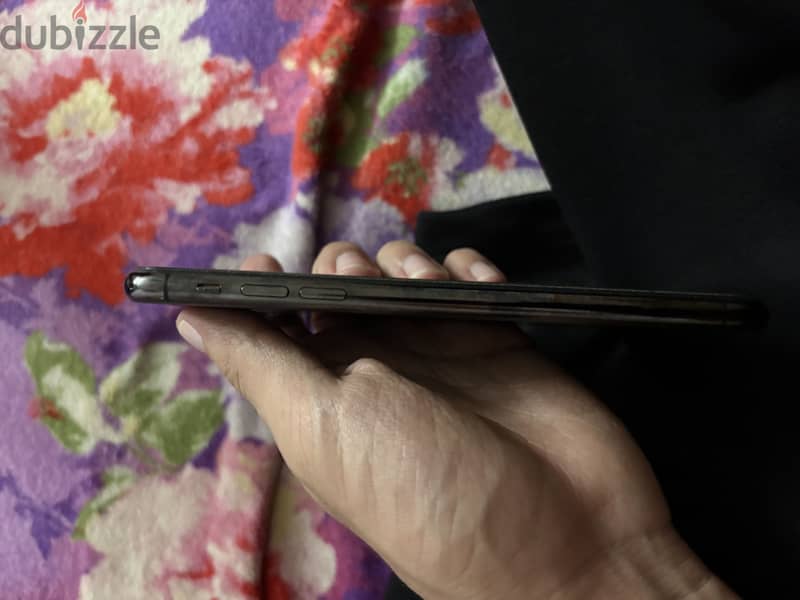 Apple - iPhone 11 Pro Max 2
