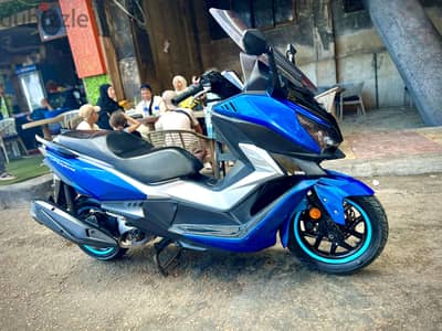 sym 300 cruisym موضووووع