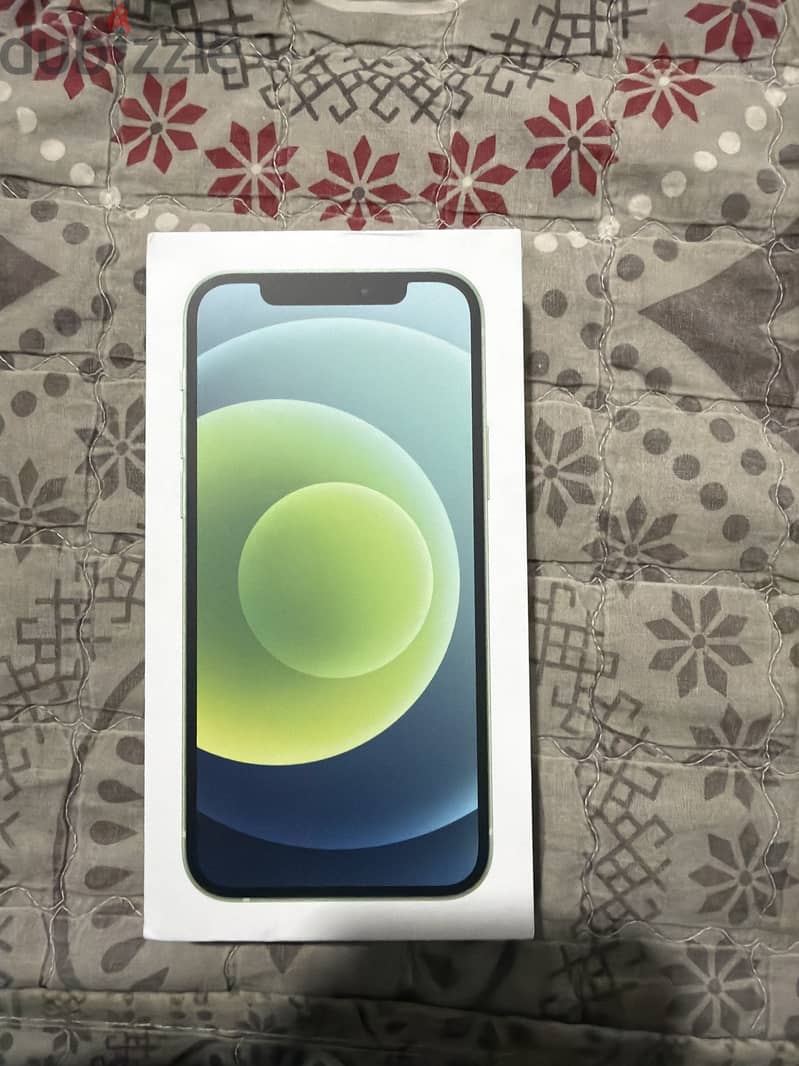 Apple - iPhone 11 8