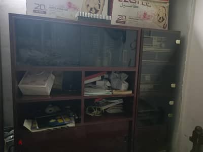 مكتبة للبيع