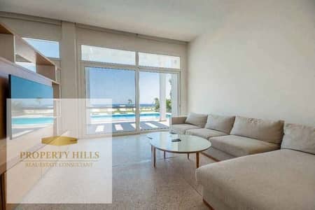 خر شاليه بجاردن Sea View للبيع، متشطب بالكامل بالتكييفات والمطبخ  في موقع مميز بالساحل الشمالي