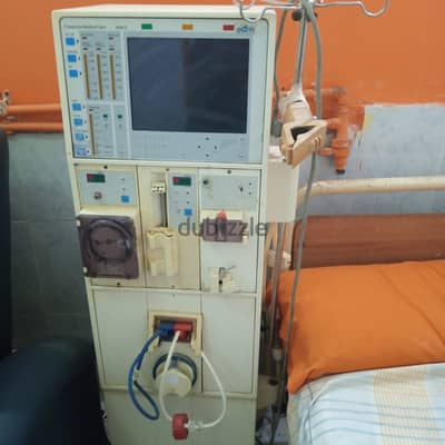 معدات مركز غسيل كلوى ٥ اجهزه فيرزينياس