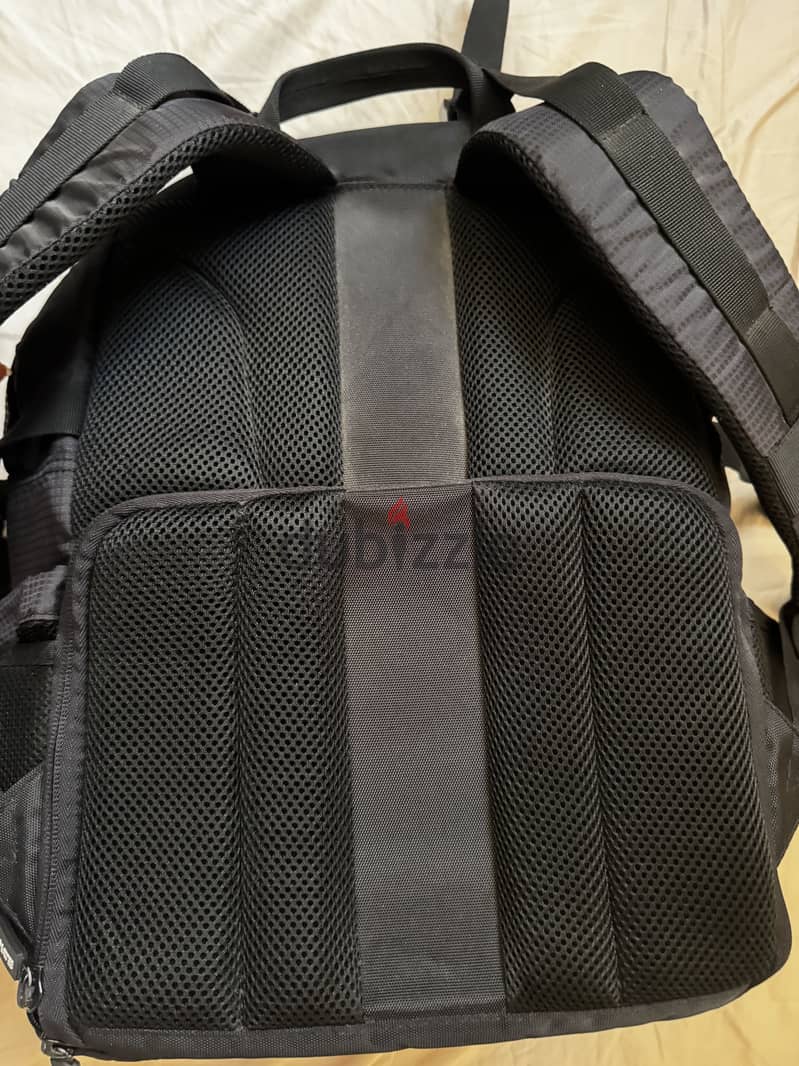 Promate Professional Camera Backpack – Excellent Condition 5