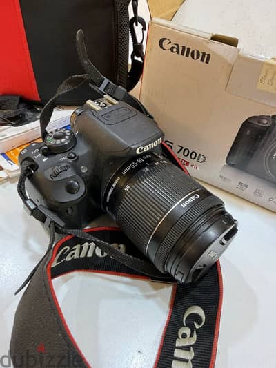 كاميرا canon D700