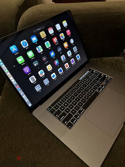 MacBook pro 16” 4gb amd 2019