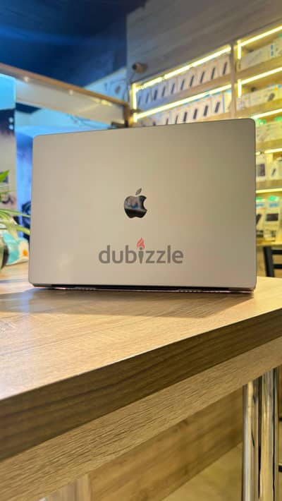 MacBook Pro M2 Max