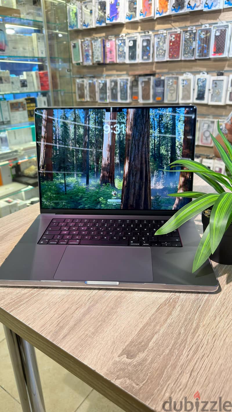 MacBook Pro M2 Max 4