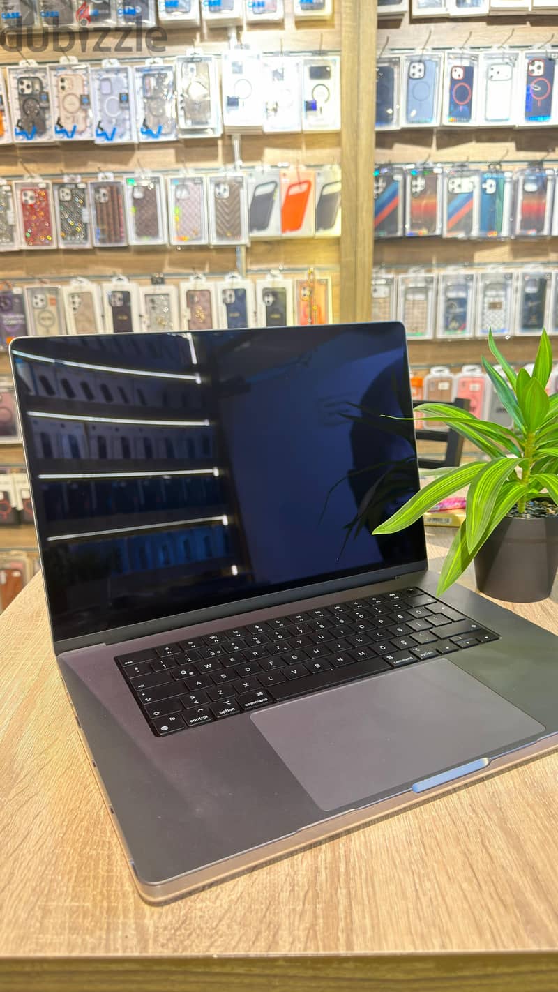 MacBook Pro M2 Max 5