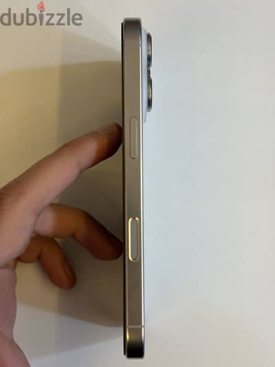iPhone 16 pro 256 battery 93%