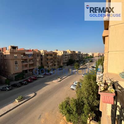 180م | تشطيب ألترا سوبر لوكس | فيو مفتوح | أسانسير | عمارة شيك بواجهة فخمة ومدخل رخام | موقع مميز بجوار كومبوند المعادي فيو وقريب من جميع الخدمات.