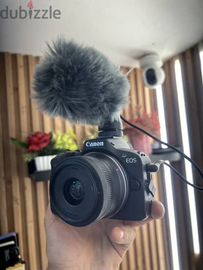 Canon r 50 + lens 18/45 + mic