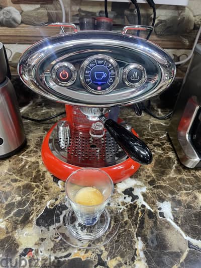 Illy X7.1 Coffee Machine - Red Color - Like New With Box -