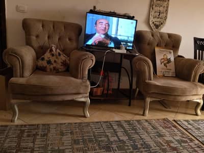 انتريه  وترابيزة سفرة ب ٦ كراسي