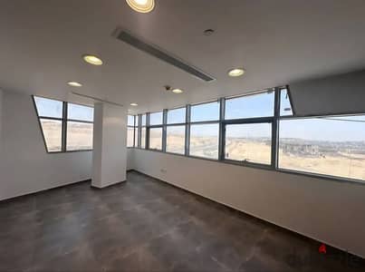مكتب إداري جاهز للاستلام فوري للبيع لوكيشين  مميز جداً في إيتابا سكوير (Etapa Square) بجوار كمبوند الربوة.