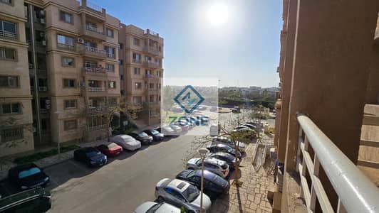 Apartment for rent in Madinaty, B6, fourth floor, 124 square meters, with 3 bedrooms and 2 bathrooms.