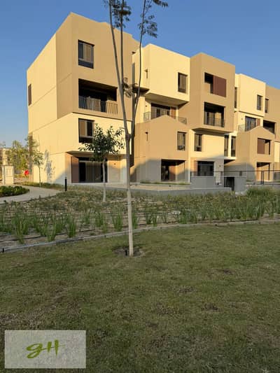 شقة متشطبه بالكامل بتكييف للبيع في سوديك إيست الشروق Sodic East AL Shorouk City