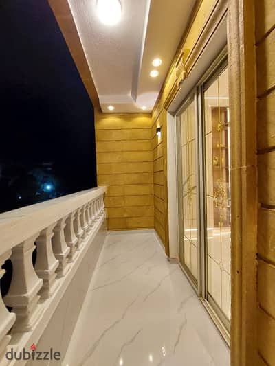 150 square meter apartment, second floor, excellent facade