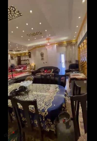 شقة 240م للبيع بالمنطقة الخامسة – مجاورة 2 | 3 غرف (2 ماستر) | فيو جاردن | أسانسير وجراج