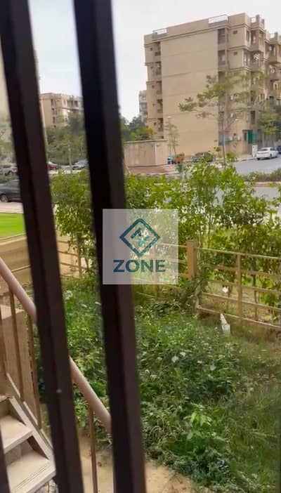 شقة للبيع بمدينتي B6 ارضي 82م بحديقة 30م فيو شارع بسعر 4مليون و500 الف كاش