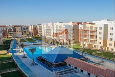 Corner apartment for sale, front-row, overlooking the swimming pool at Promenade, Fifth Settlement.