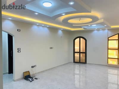شقة للإيجار 200م في البنفسج عمارات | 3 غرف | بحري | أسانسير وغاز طبيعي | الترا سوبر لوكس . . .  موقع مميز**