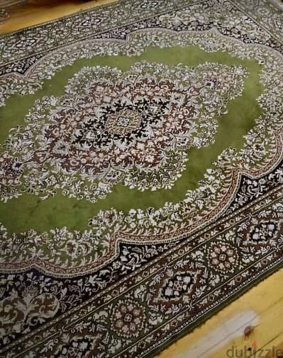 Green 3 m x 2 m carpet