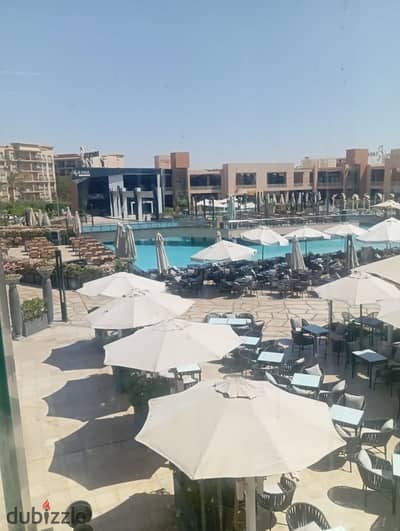 فرصة للإيجار محل بالرحاب مساحة 105 متر داخلى و130 متر تراس خارجى بجوار مطعم ابن الشام وخلف مجمع البنوك الرحاب السوق الشرقى ثانى اقوى سوق بالتجمع والرح