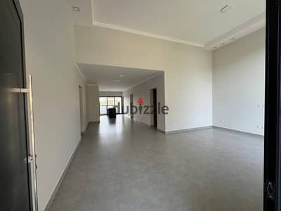 شقه للبيع فيو لاند سكيب متشطبه بالتكيفات فى فيلدج ويست خلف رويال سيتى و دقائق من بيفرلى هيلز و اركان بلازا