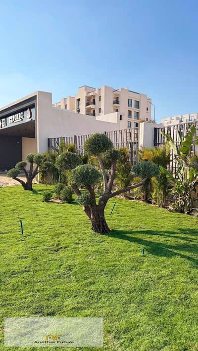 Own an apartment in the finest modern residential projects in Sheikh Zayed City. The compound combines privacy and a strategic location.
