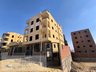  The building of today... profits of tomorrow. Invest in a complete building and benefit from reselling the units with the best return.